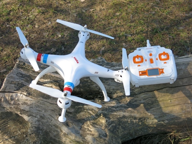 Quadcopter Syma X8C z kamerą